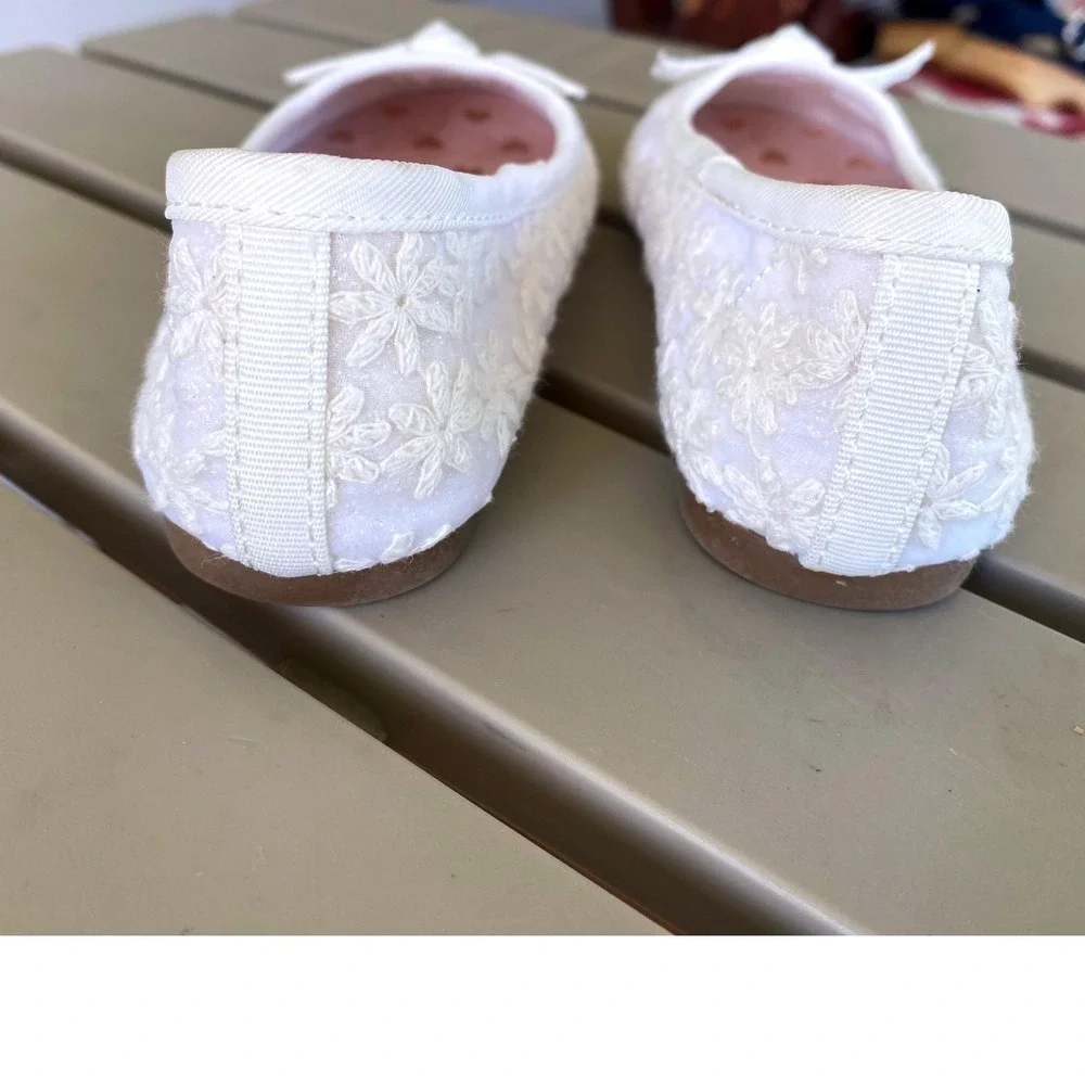Jumping Beans White Floral Ballet Flats with Bow Accent - Size‎ 7 Toddler